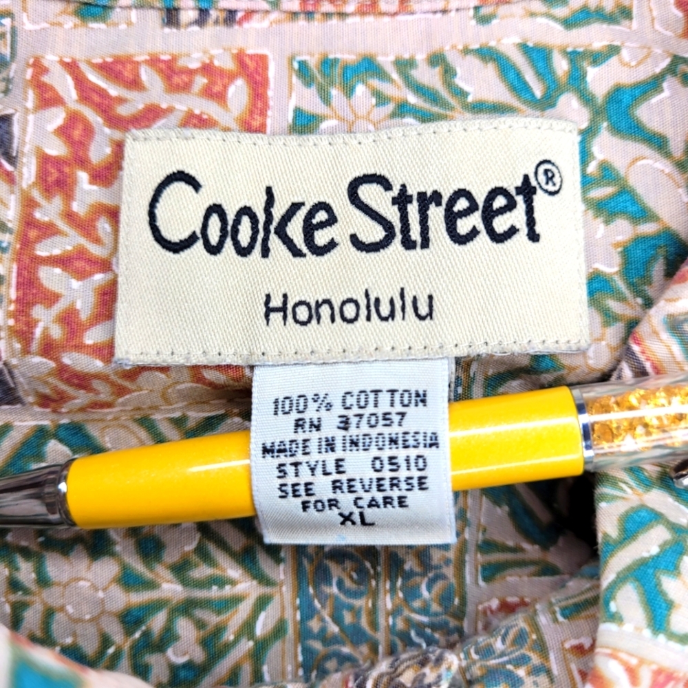 Hawaiian Shirt XL Geometric Floral Button Cook St